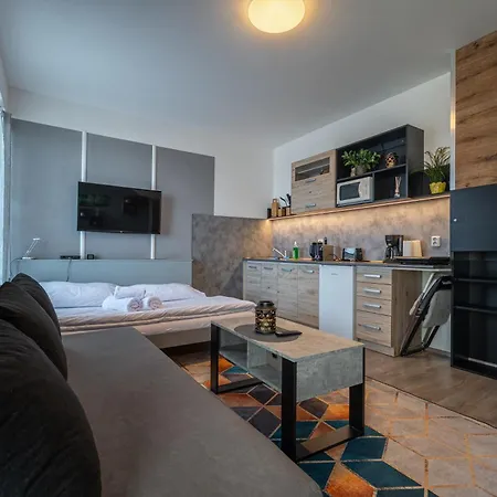 Hexagon A02 Apartment